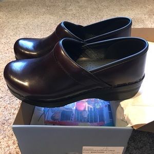 Dansko Professional Cordovan Cabrio
